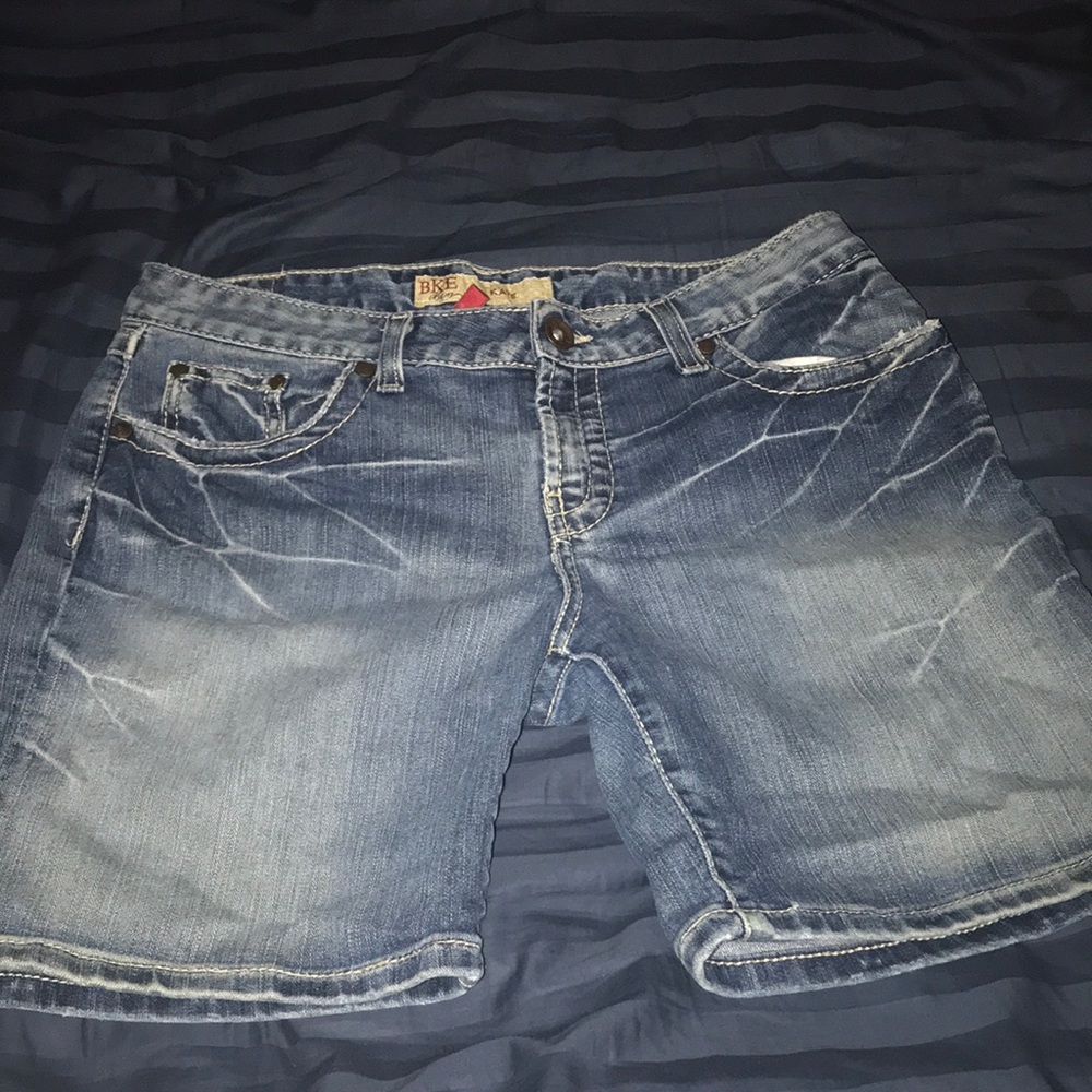Stylish blue jean shorts
